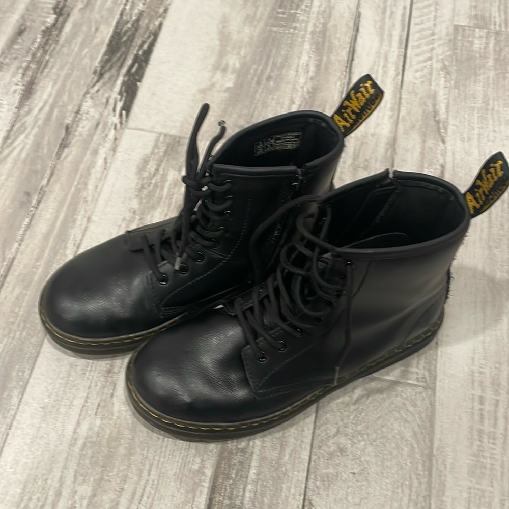 Girls boots Used - Good Condition Air Walk Size 4